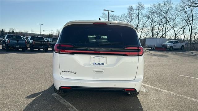2024 chrysler pacifica touring-l