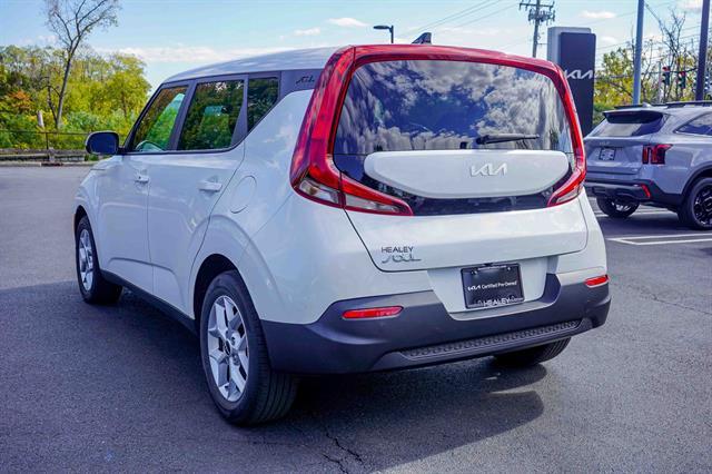2022 kia soul s ivt