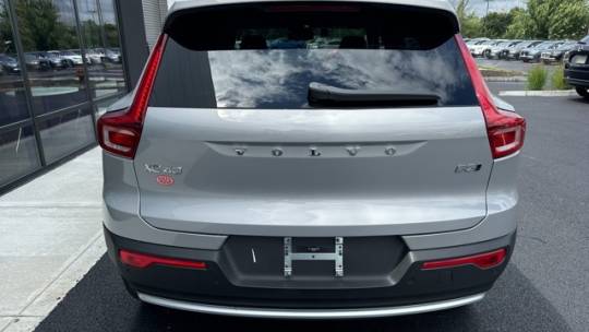 2025 Volvo XC40