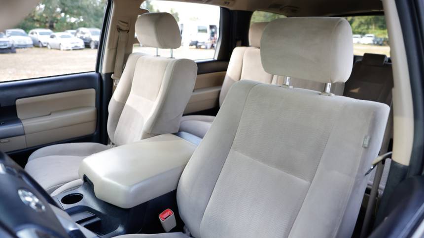 2014 toyota sequoia sr5