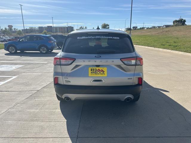 2021 ford escape se