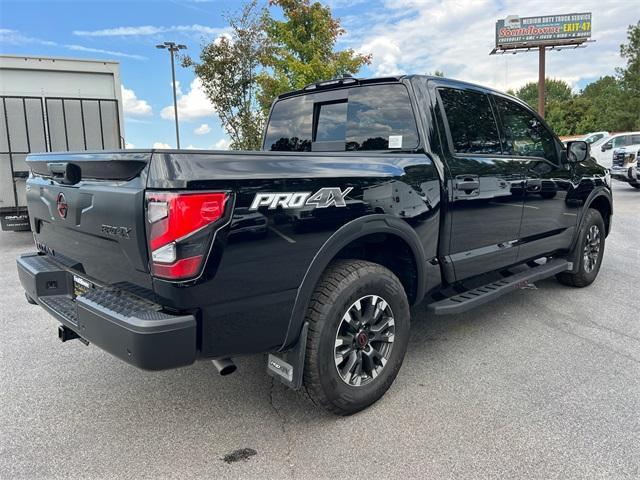 2023 nissan titan pro-4x