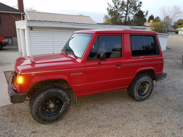 rare 1988 mitsubishi montero / dodge raider 2 door 4x4 manual transmission (red)
