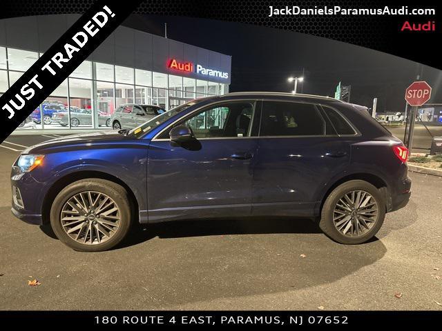 2022 audi q3 40 premium