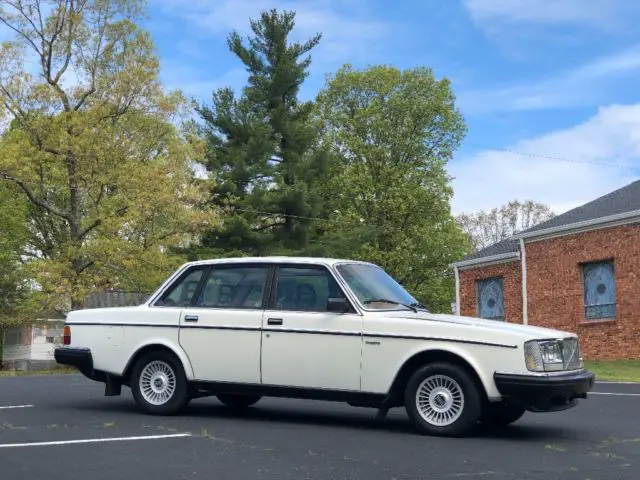 no reserve: 1984 volvo 240 (manual) 244 very nice condition