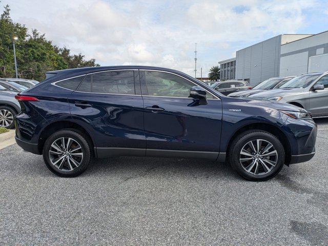 2021 toyota venza le