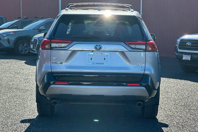 2022 toyota rav4 hybrid se