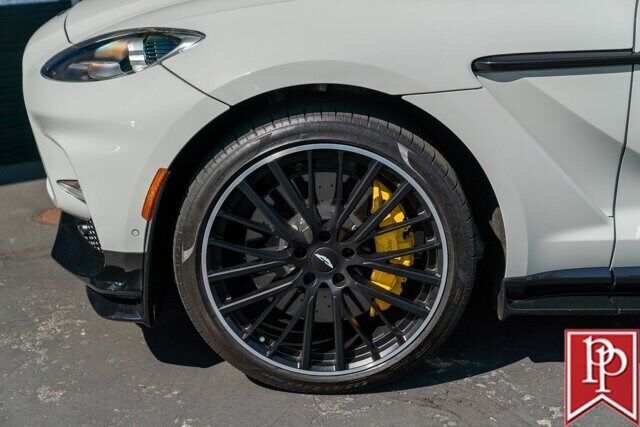 2023 aston martin dbx 707
