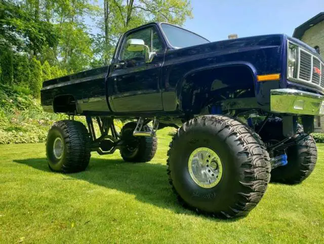 1987 gmc lifted 4â xâ 4 ****located in illinois ****