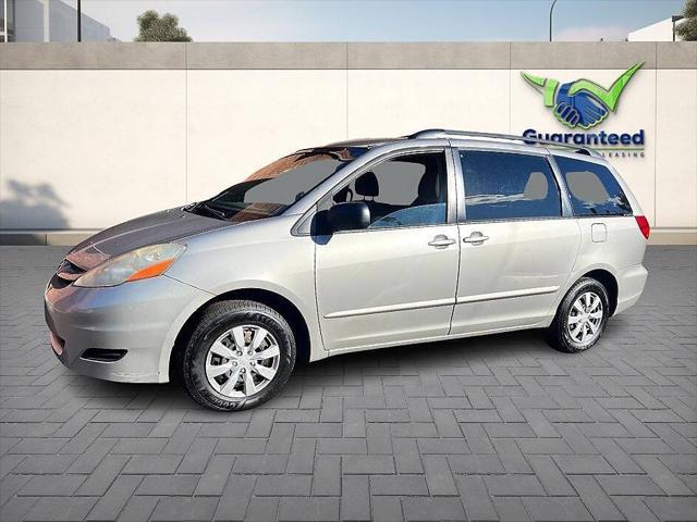 2010 toyota sienna le