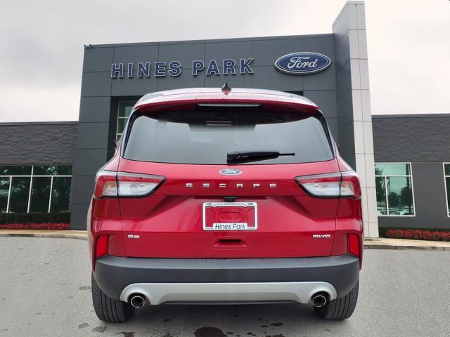 2022 ford escape se