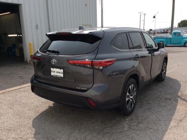 2022 toyota highlander xle