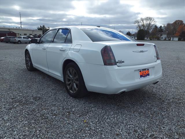2014 chrysler 300 s