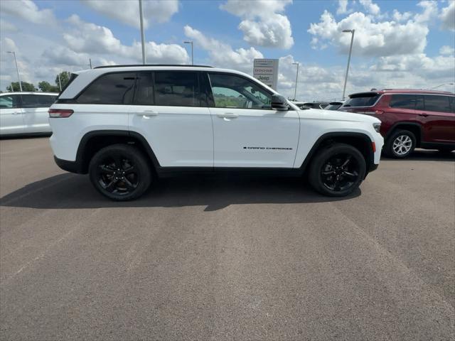 2023 jeep grand cherokee altitude