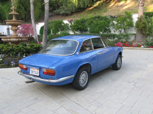 1974 alfa romeo gtv 2000 azzuro lemans with spica injected 2.0l