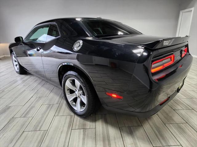 2018 dodge challenger sxt