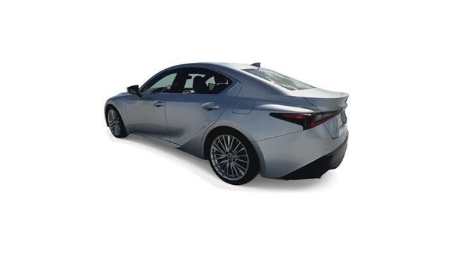 2022 lexus is 300 base