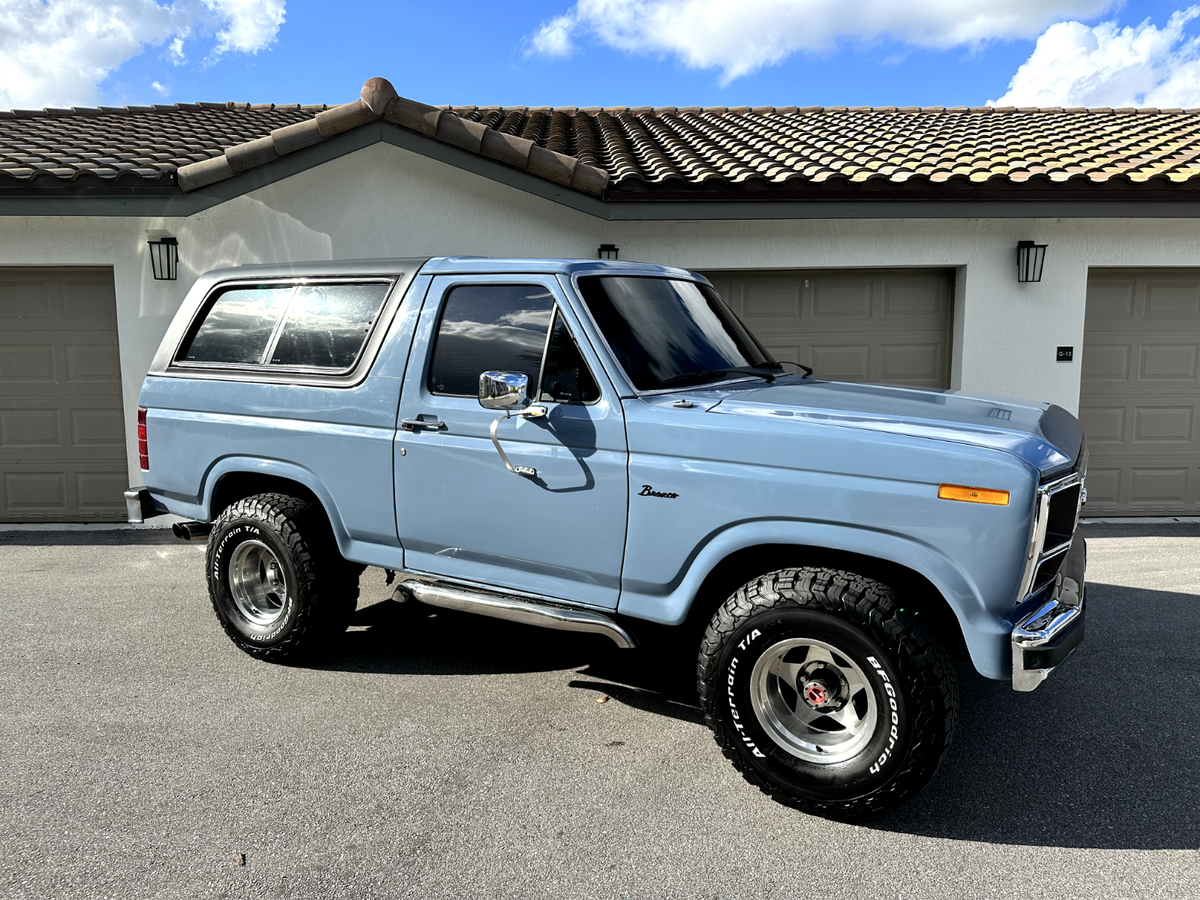 fully restored ford bronco xlt 1982