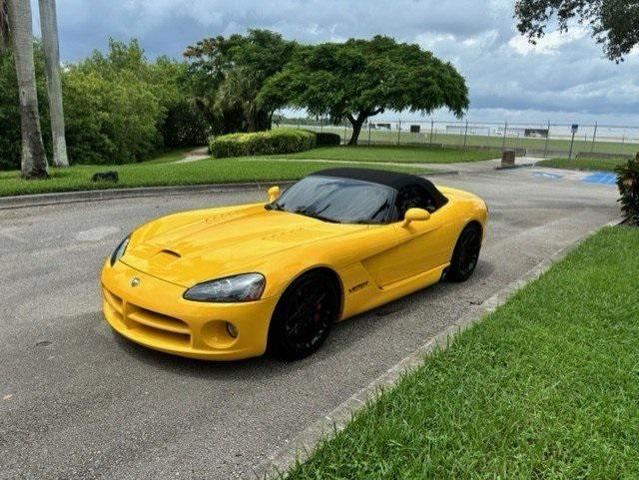 2005 dodge viper srt10