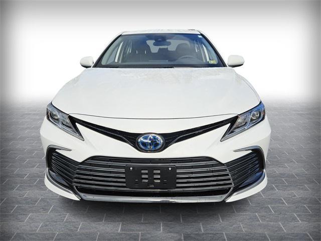 2021 toyota camry le