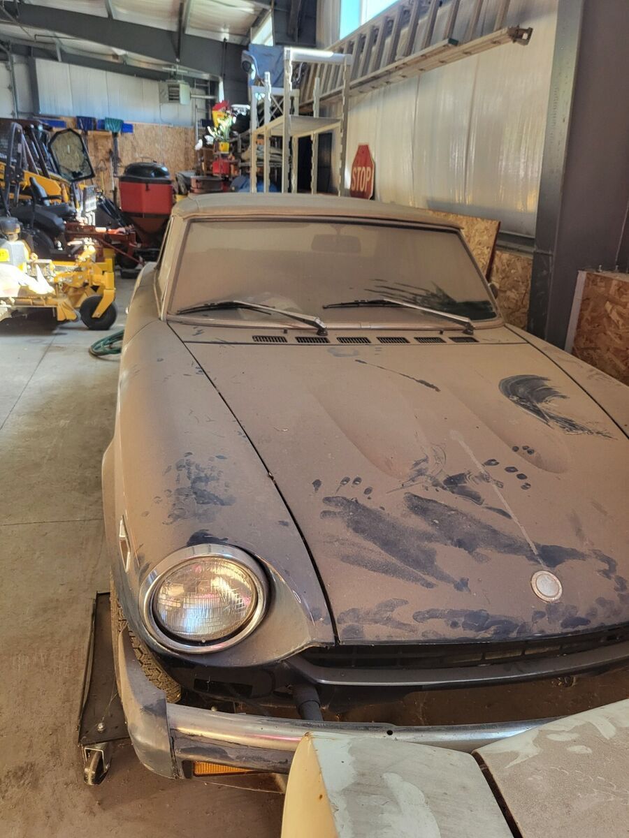 yellow is a 1977. blue is 1978 fiat spider