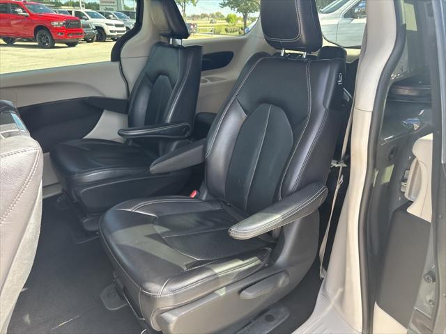 2022 chrysler pacifica hybrid touring l