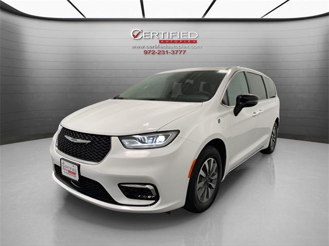 2024 chrysler pacifica hybrid select