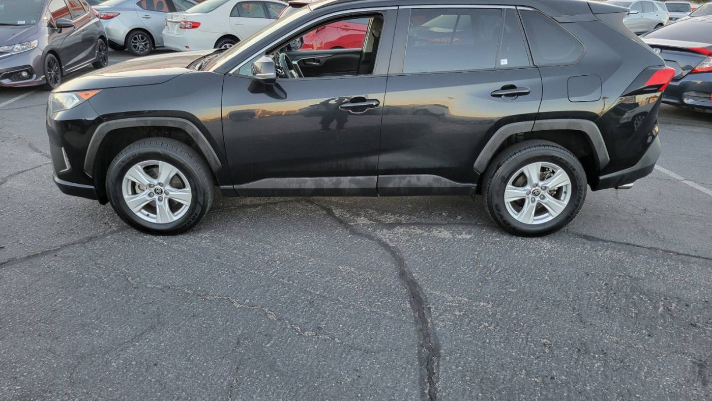 2021 toyota rav4 xle