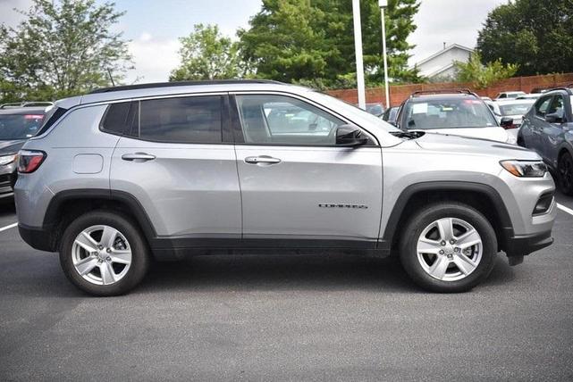 2022 jeep compass latitude