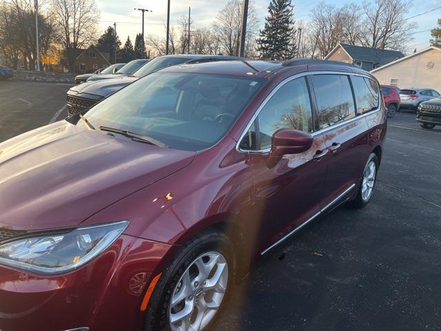 2017 chrysler pacifica touring-l
