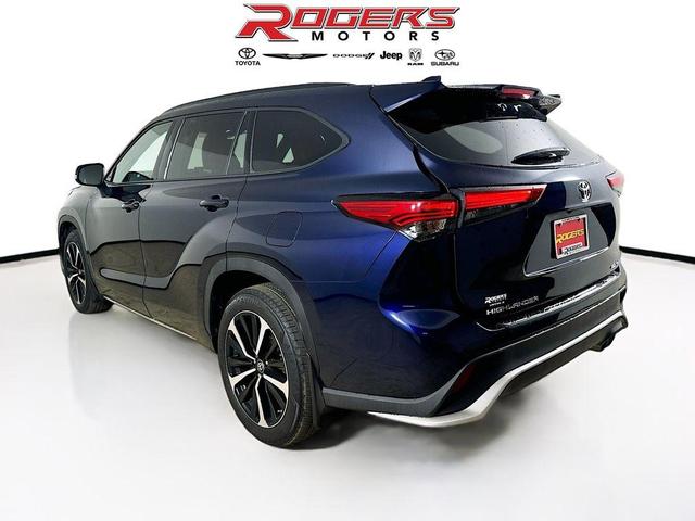 2022 toyota highlander xse