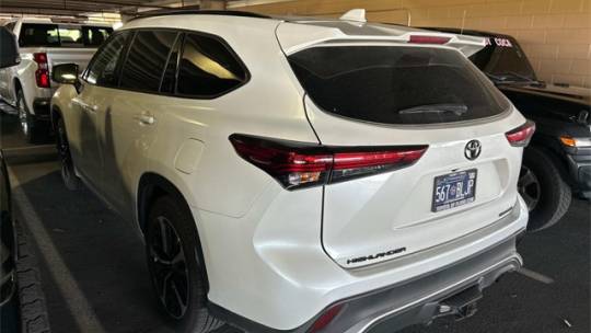 2022 toyota highlander xse