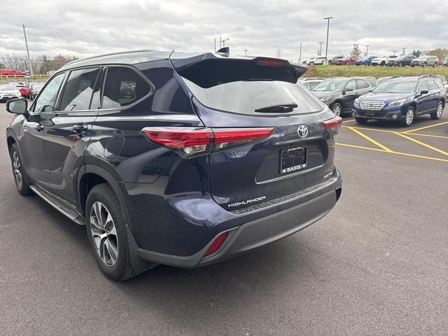 2022 toyota highlander xle