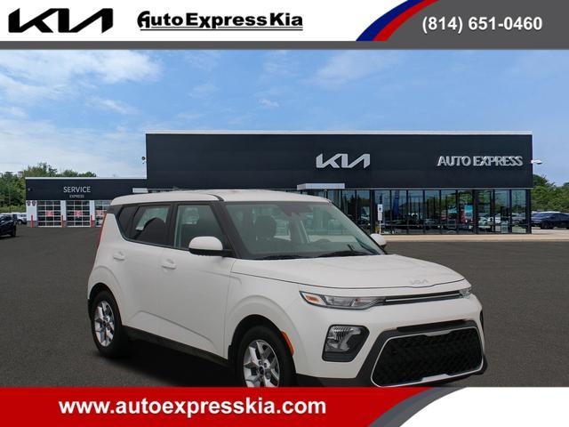 2022 kia soul lx