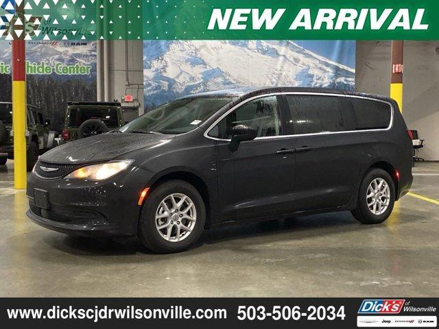 2022 chrysler voyager lx