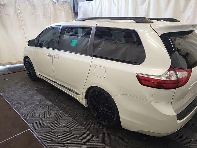 2017 toyota sienna xle in graham, north carolina