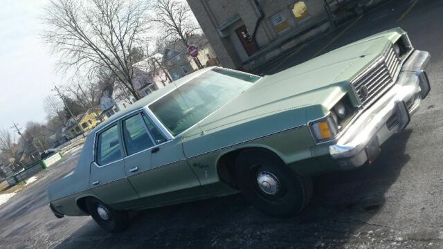 1977 Dodge Monaco royal