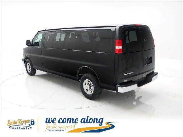 2017 chevrolet express 3500 lt