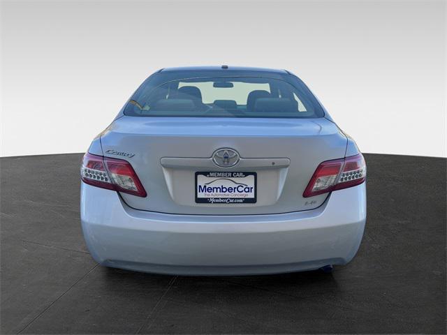 2011 toyota camry le
