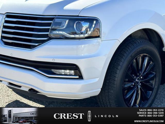 2015 lincoln navigator base