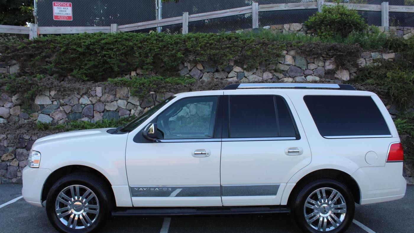 2008 lincoln navigator base