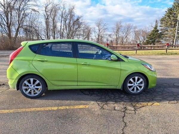 2013 hyundai accent in saint louis, missouri