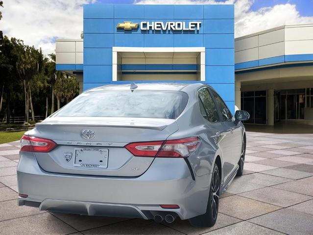 2019 toyota camry le