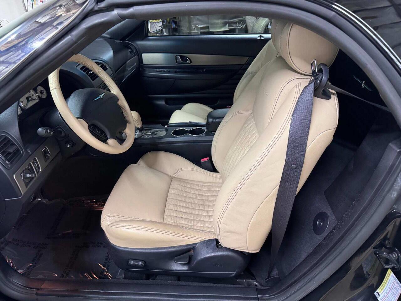 2005 ford thunderbird