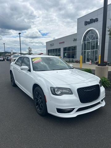 2023 chrysler 300 touring l