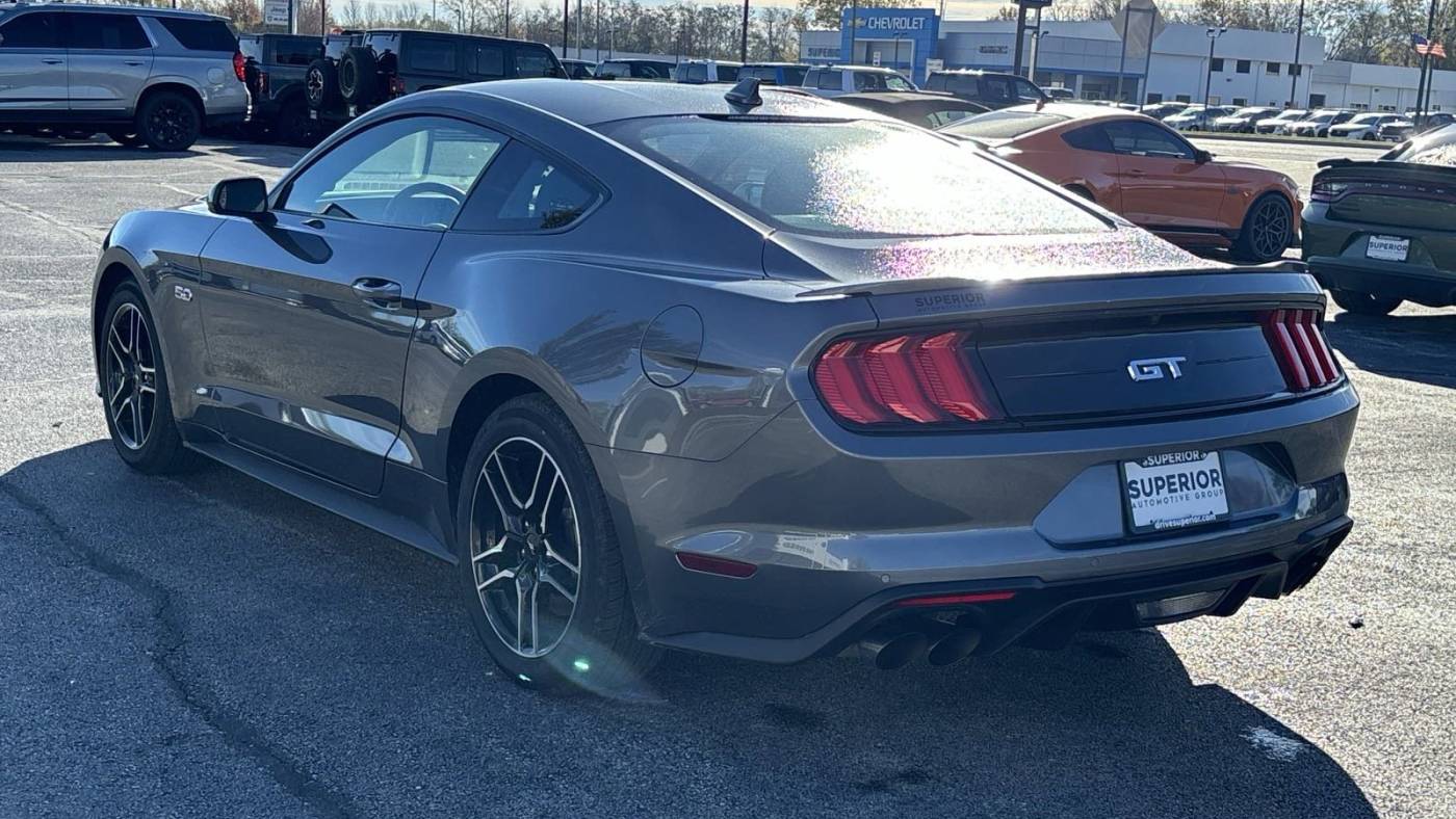 2022 ford mustang gt