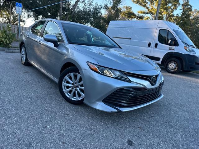 2019 toyota camry le