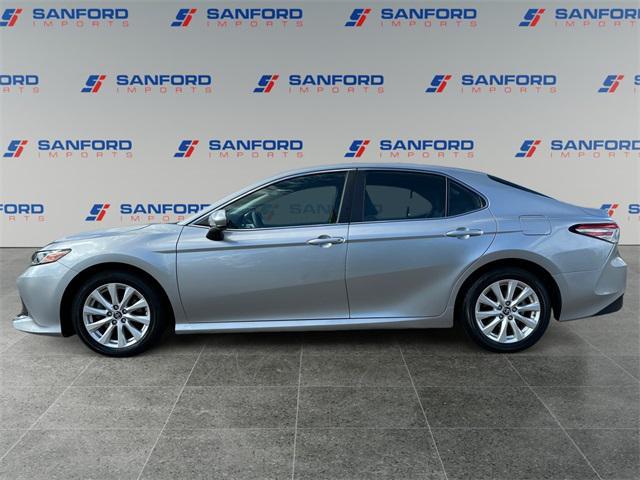 2019 toyota camry le
