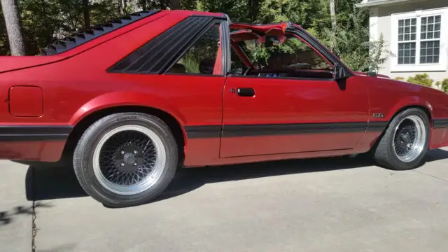 1982 ford mustang gt,maroon 2 door hatchback 5.0 liter 302, 4 speed manual