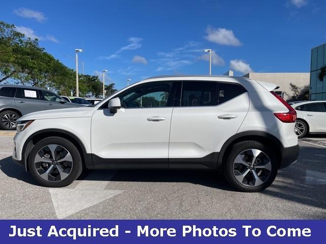 2023 volvo xc40 b5 plus bright theme